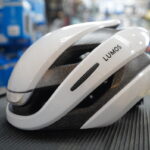 気分はドライブ！ウィンカー付きヘルメット[LUMOS ULTRA]